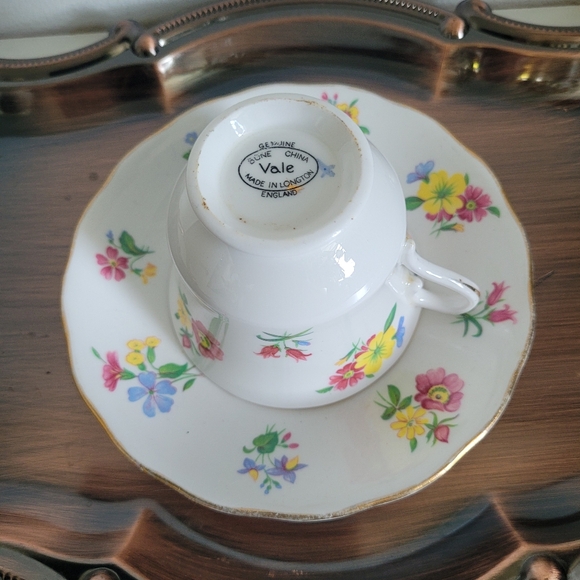 Vintage Vale Tea Cup and Saucer - Picture 6 of 6